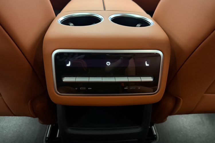 Used Li Auto L8 2023 Pro Model Interior 6