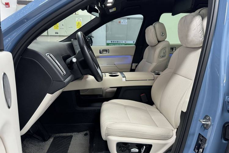 Used Li Auto L8 2023 Max model Interior 6