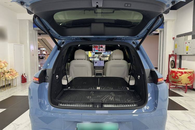 Used Li Auto L8 2023 Max model Interior 8
