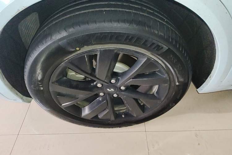 Used Li Auto L8 2023 Pro Model Left Front Wheel Hub