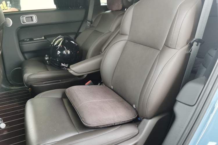 Used Li Auto L8 2023 Max model Left Rear Seat