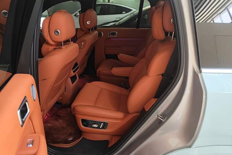 Used Li Auto L8 2023 Pro Model Left Rear Seat