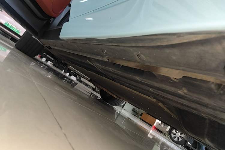 Used Li Auto L8 2023 Pro Model Left Side Sill