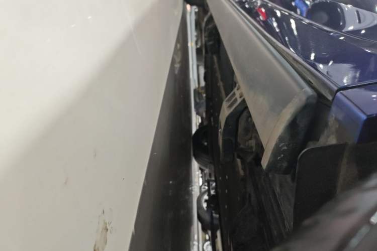 Used Li Auto L8 2023 Pro Model Left Side Sill