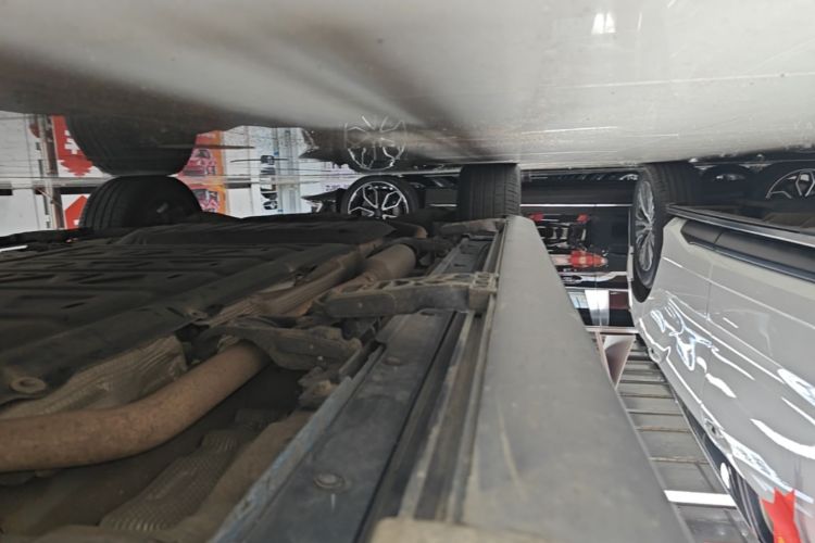 Used Li Auto L8 2023 Max model Right Side Sill