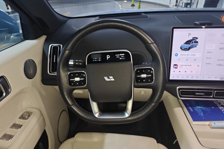 Used Li Auto L8 2023 Pro Model Steering Wheel