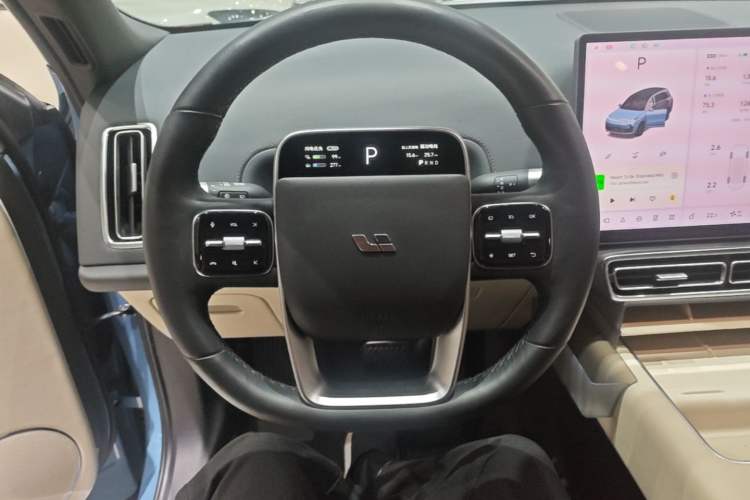 Used Li Auto L8 2023 Pro Model Steering Wheel