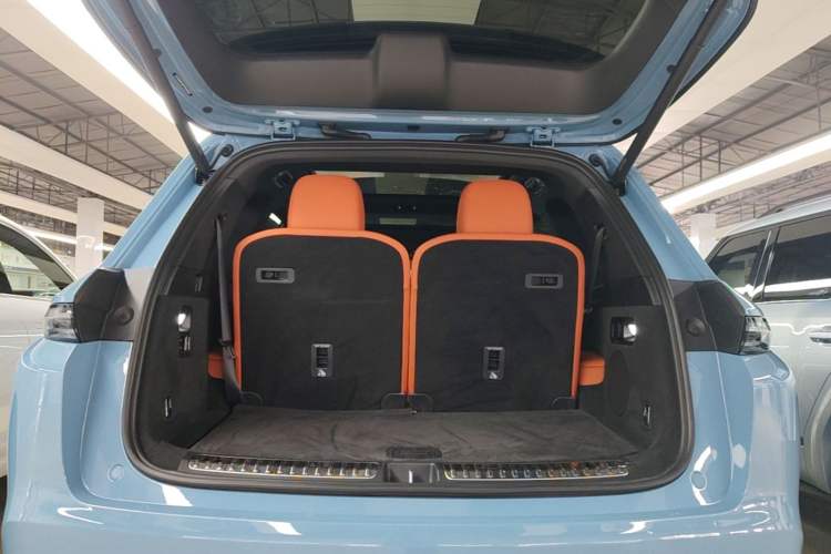 Used Li Auto L8 2023 Pro Model Trunk