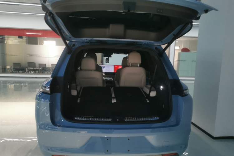 Used Li Auto L8 2023 Pro Model Trunk