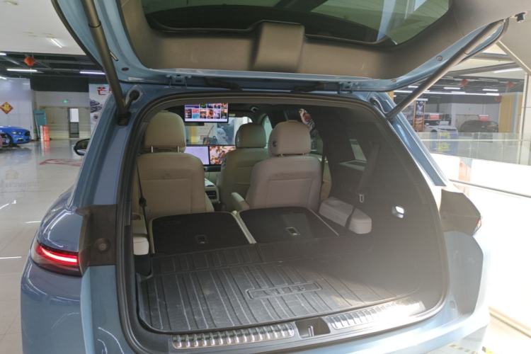 Used Li Auto L8 2023 Max model Trunk