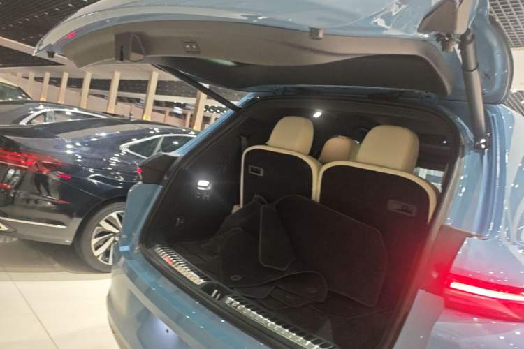 Used Li Auto L8 2023 Pro Model Trunk