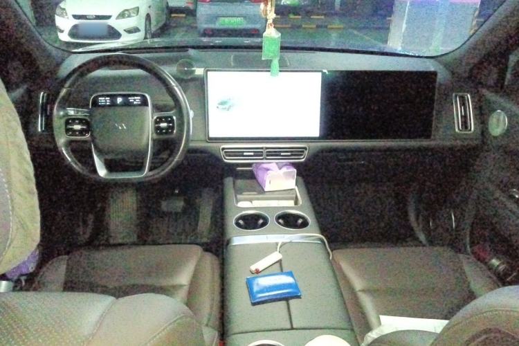 Used Li Auto L8 2023 Pro Model Center Console