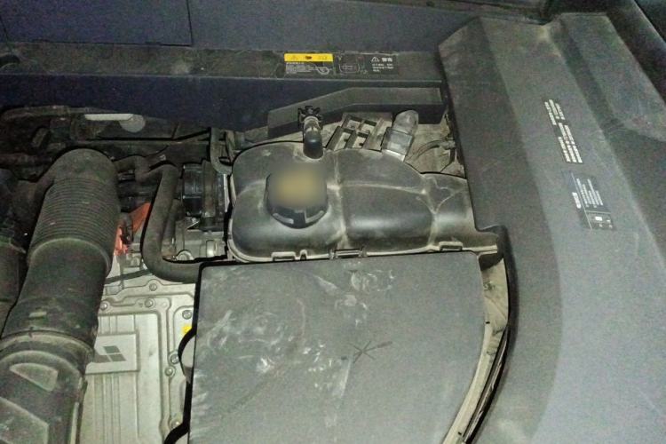 Used Li Auto L8 2023 Pro Model Engine Bay Left