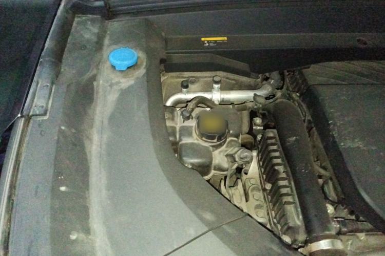 Used Li Auto L8 2023 Pro Model Engine Bay Right
