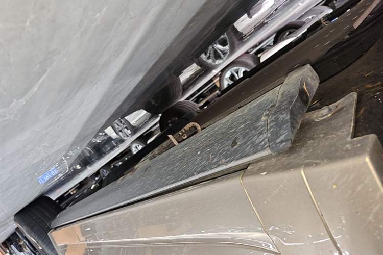 Used Li Auto L8 2023 Pro Model Left Side Sill