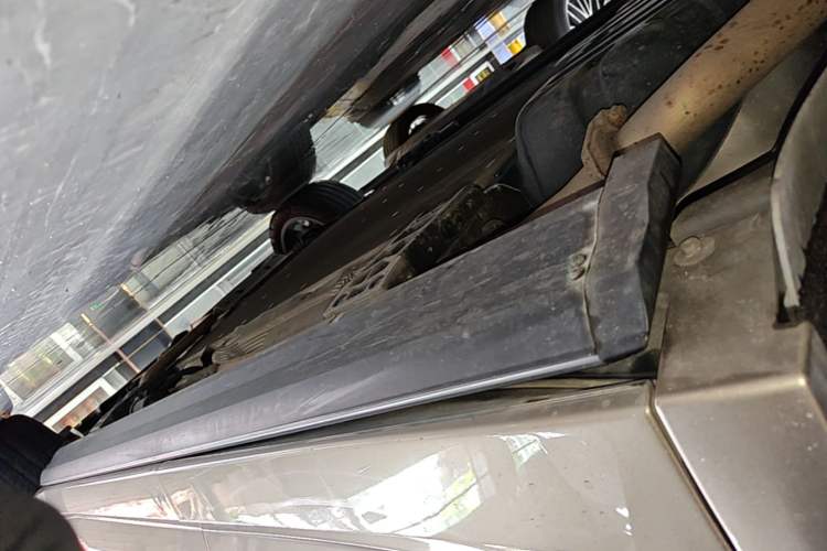 Used Li Auto L8 2023 Pro Model Right Side Sill