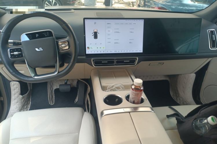 Used Li Auto L8 2023 Pro Model Center Console