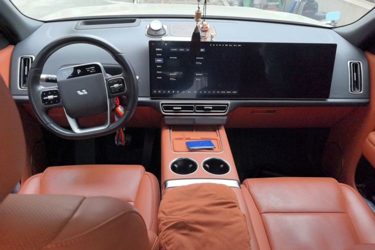 Used Li Auto L8 2023 Pro Model Center Console