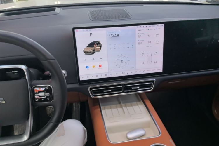 Used Li Auto L8 2023 Pro Model Center Console