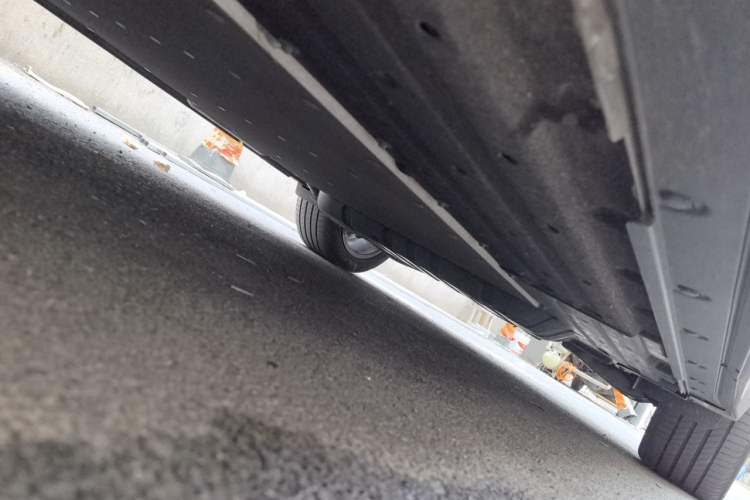 Used Li Auto L8 2023 Pro Model Chassis Front Left