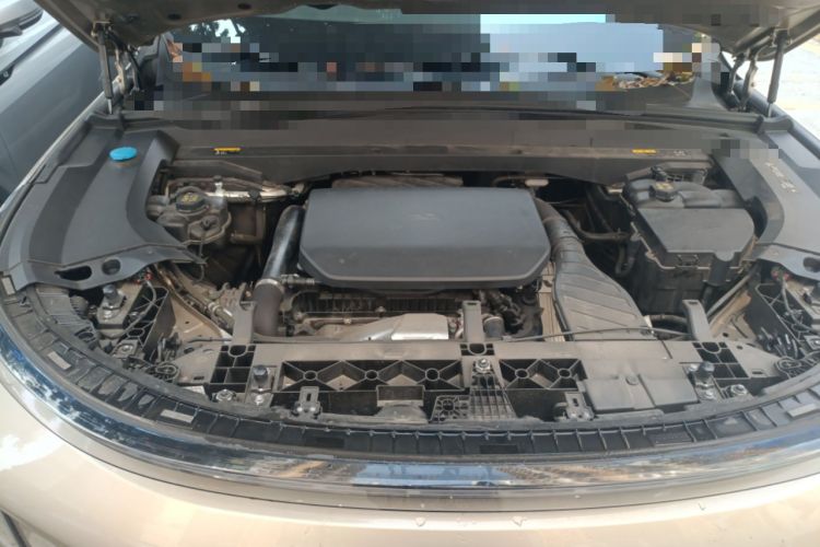 Used Li Auto L8 2023 Pro Model Engine Bay
