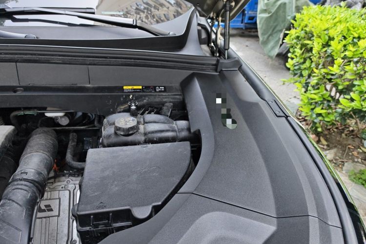Used Li Auto L8 2023 Max model Engine Bay Left