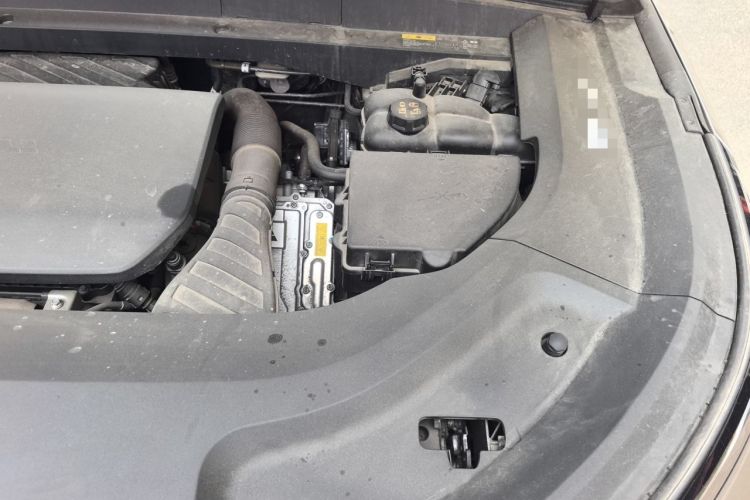 Used Li Auto L8 2023 Pro Model Engine Bay Left