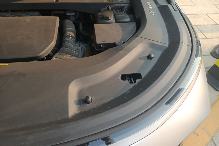 Used Li Auto L8 2023 Max model Engine Bay Left