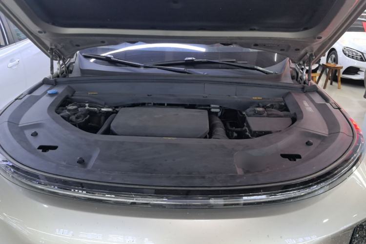 Used Li Auto L8 2023 Pro Model Engine Bay