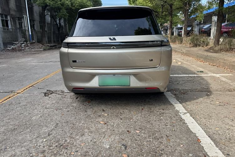 Used Li Auto L8 2023 Pro Model Exterior 1