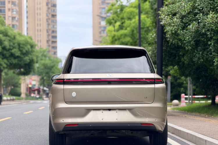 Used Li Auto L8 2023 Pro Model Exterior 1