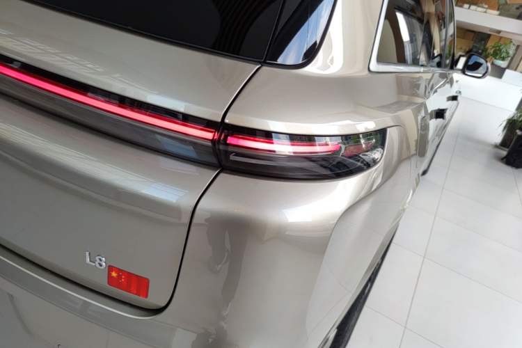 Used Li Auto L8 2023 Pro Model Exterior 3