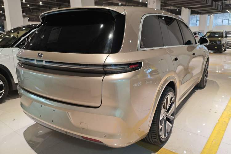 Used Li Auto L8 2023 Pro Model Exterior 5