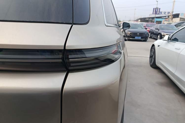 Used Li Auto L8 2023 Pro Model Exterior 6