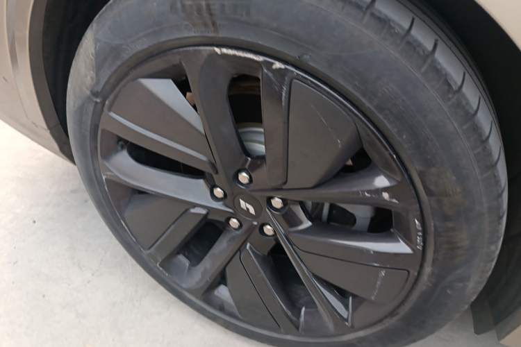 Used Li Auto L8 2023 Pro Model Exterior 8