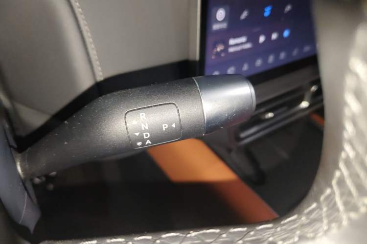 Used Li Auto L8 2023 Max model Gear Lever