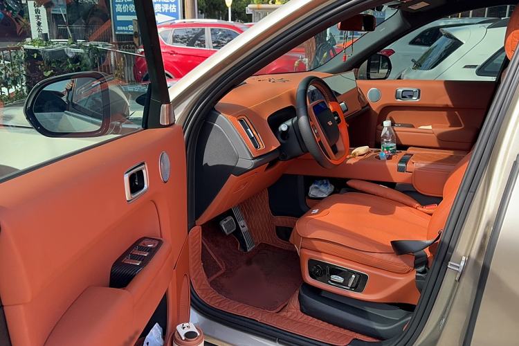 Used Li Auto L8 2023 Pro Model Interior 2