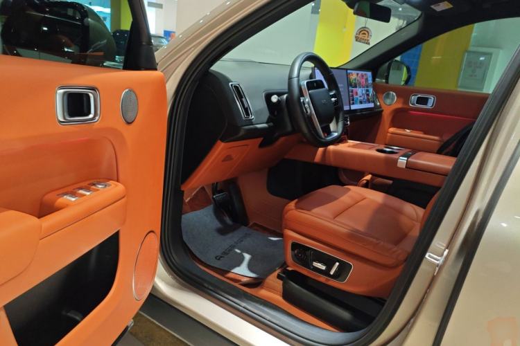 Used Li Auto L8 2023 Pro Model Interior 3