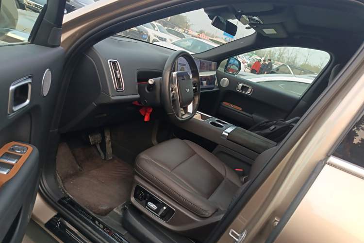 Used Li Auto L8 2023 Pro Model Interior 3