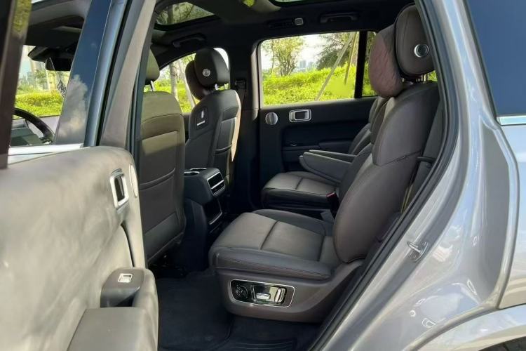 Used Li Auto L8 2023 Pro Model Interior 3