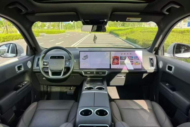 Used Li Auto L8 2023 Pro Model Interior 4