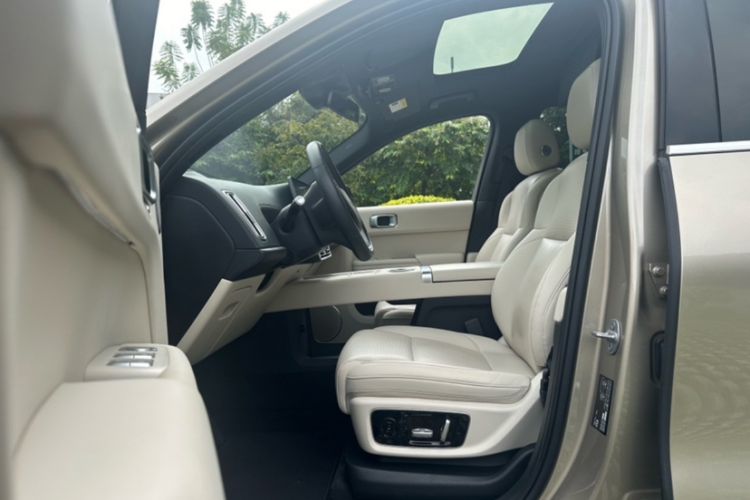 Used Li Auto L8 2023 Max model Interior 6