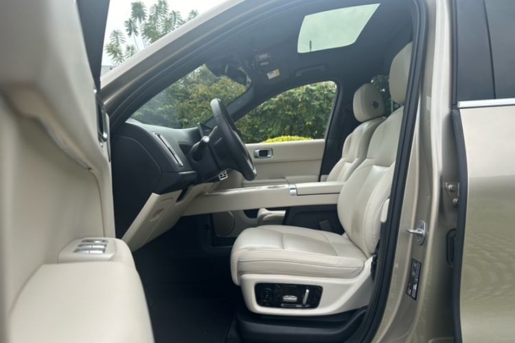 Used Li Auto L8 2023 Max model Interior 7