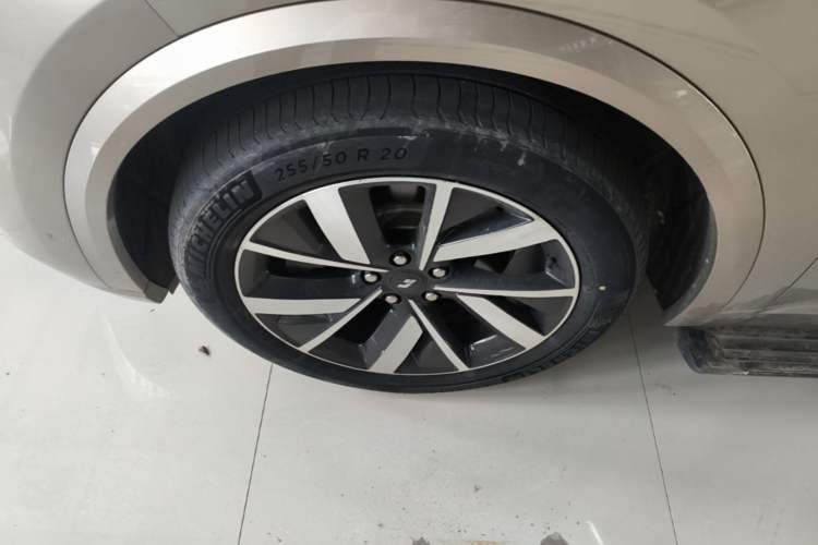 Used Li Auto L8 2023 Pro Model Left Front Wheel Hub