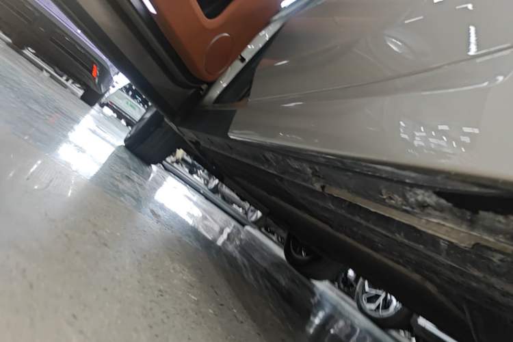 Used Li Auto L8 2023 Pro Model Left Side Sill