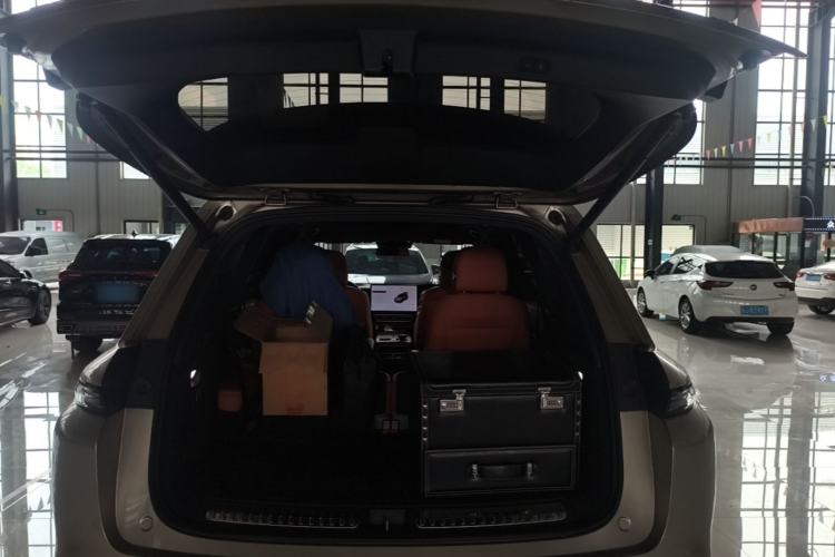 Used Li Auto L8 2023 Pro Model Trunk
