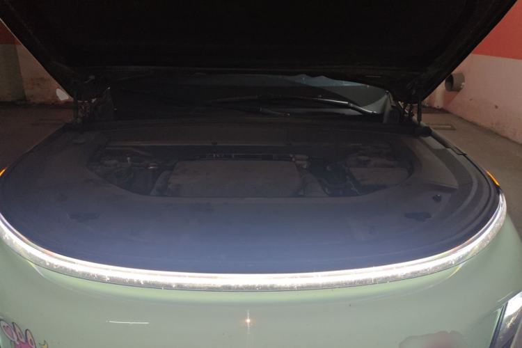Used Li Auto L8 2023 Pro Model Engine Bay