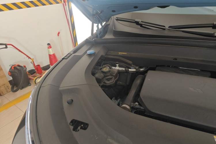 Used Li Auto L8 2023 Air model Engine Bay Right