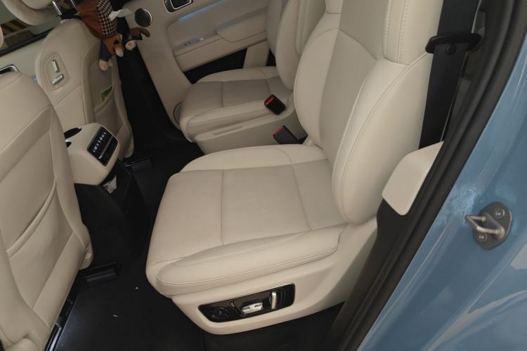 Used Li Auto L8 2023 Air model Left Rear Seat