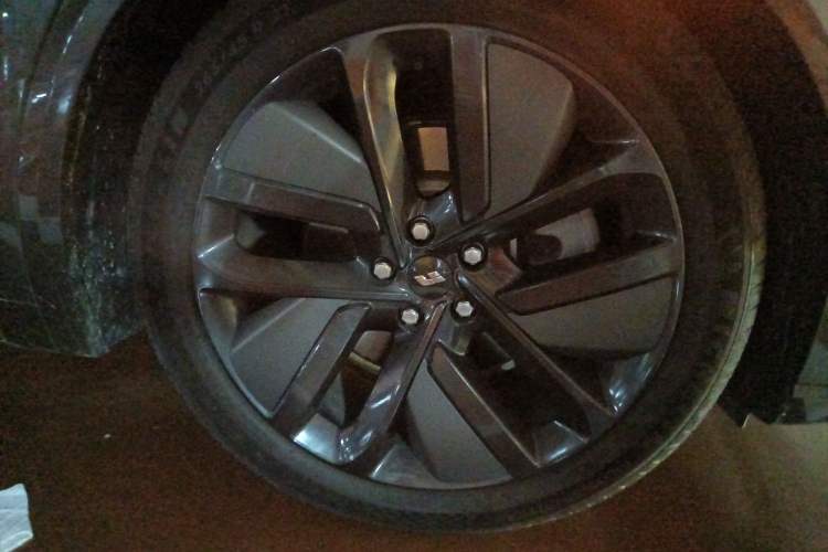 Used Li Auto L8 2023 Max model Right Front Wheel Hub